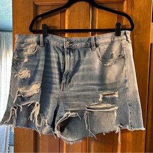 AE mom short size 20